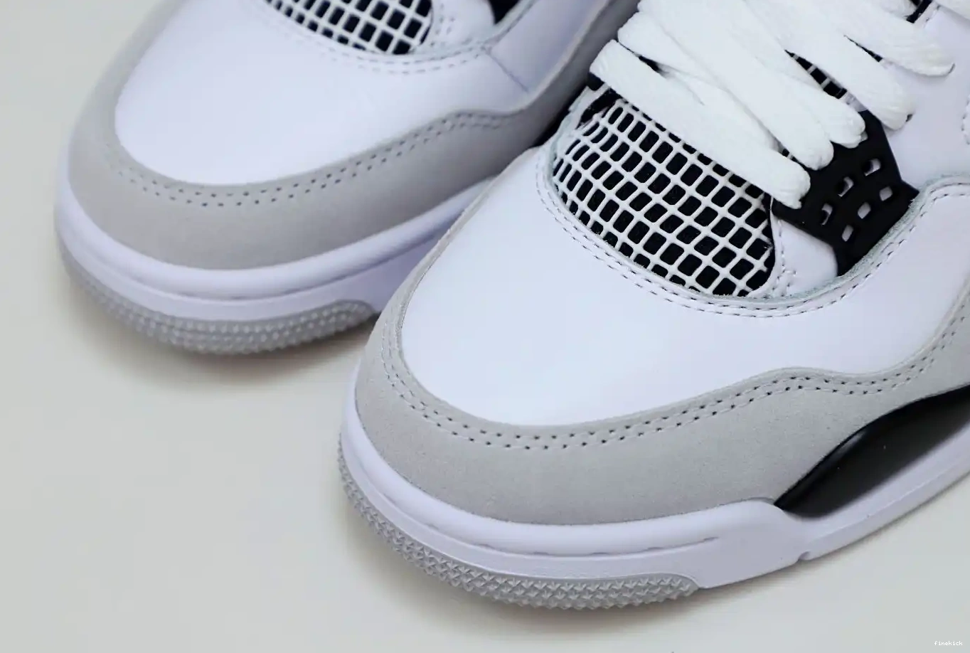 JORDAN MILITARY AIR BLACK 4 0407